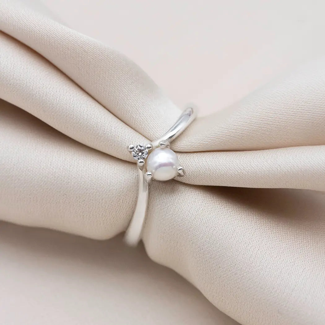 Silver Pearl Ring