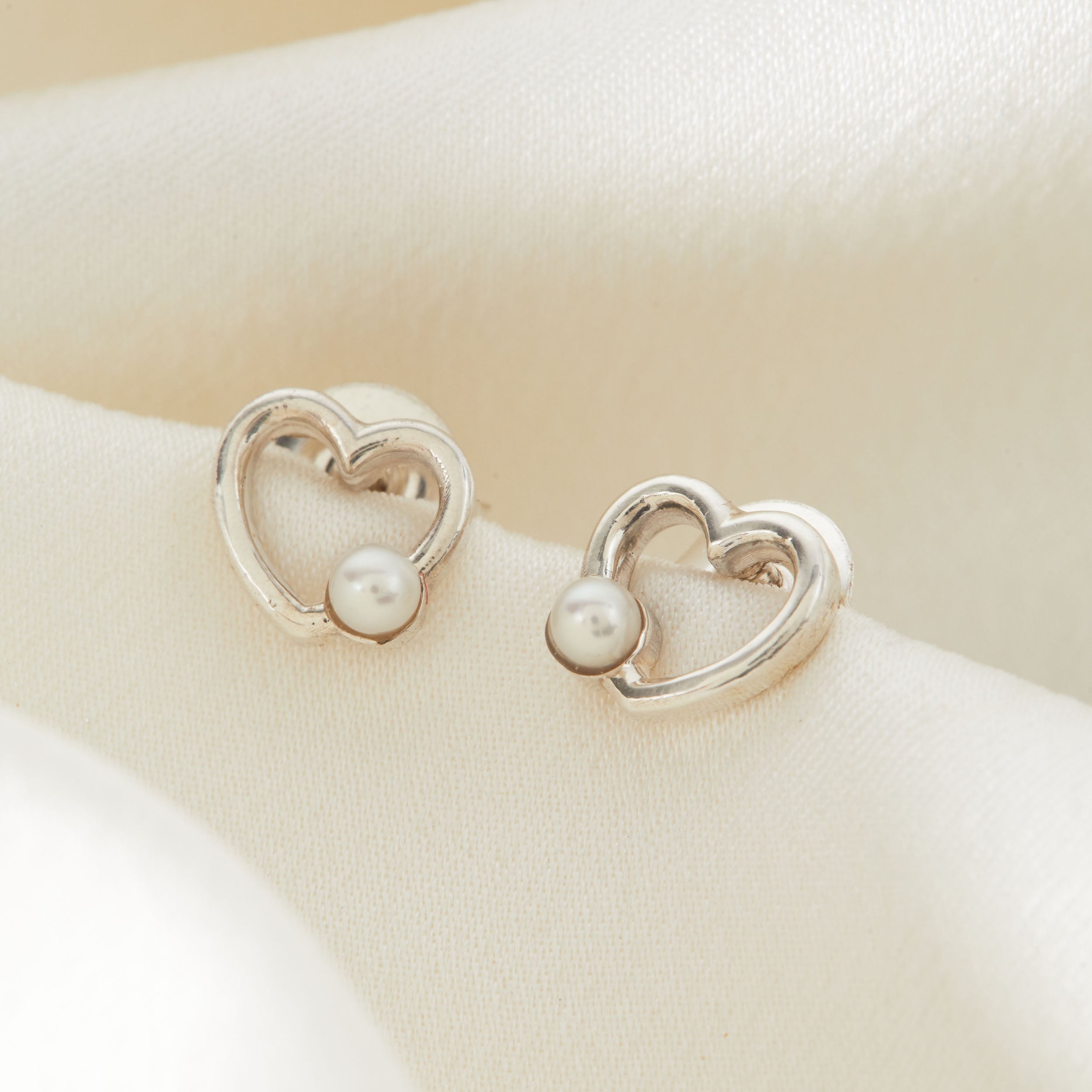Dainty Pearl Open Heart Earrings
