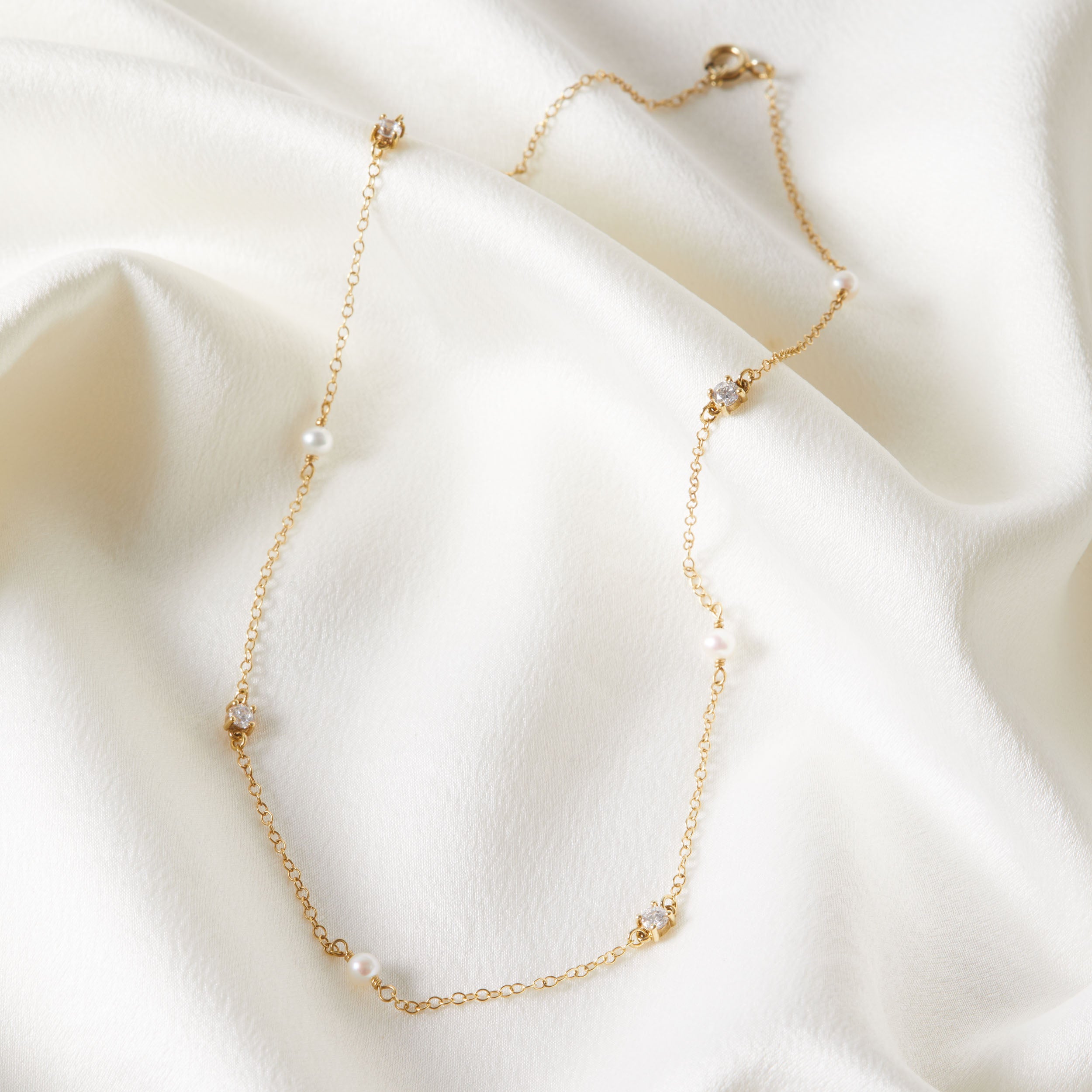 Round Crystal and Pearl Satellite Necklace - Halley