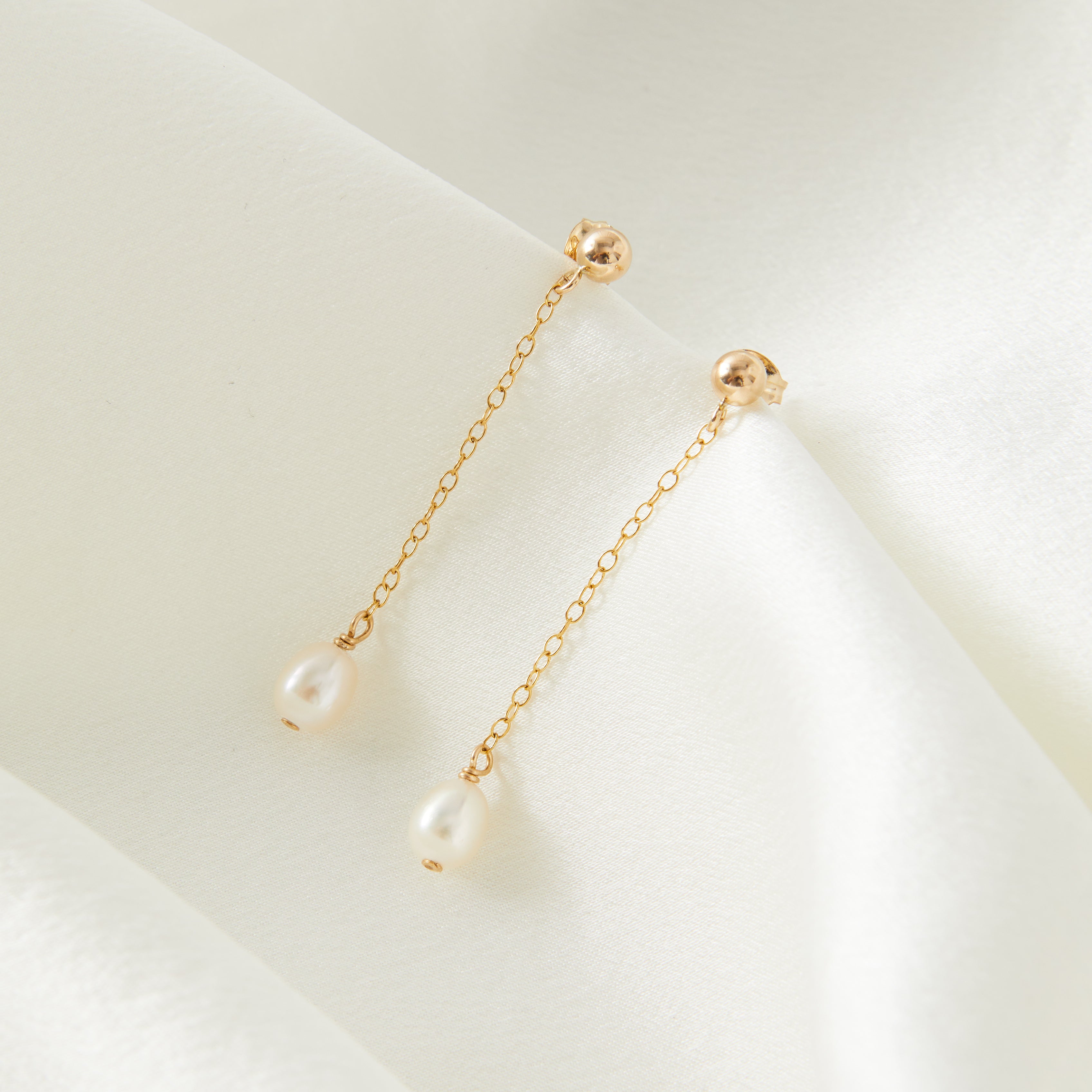 Small Chain Drop Pearl Earrings - Mini Sia