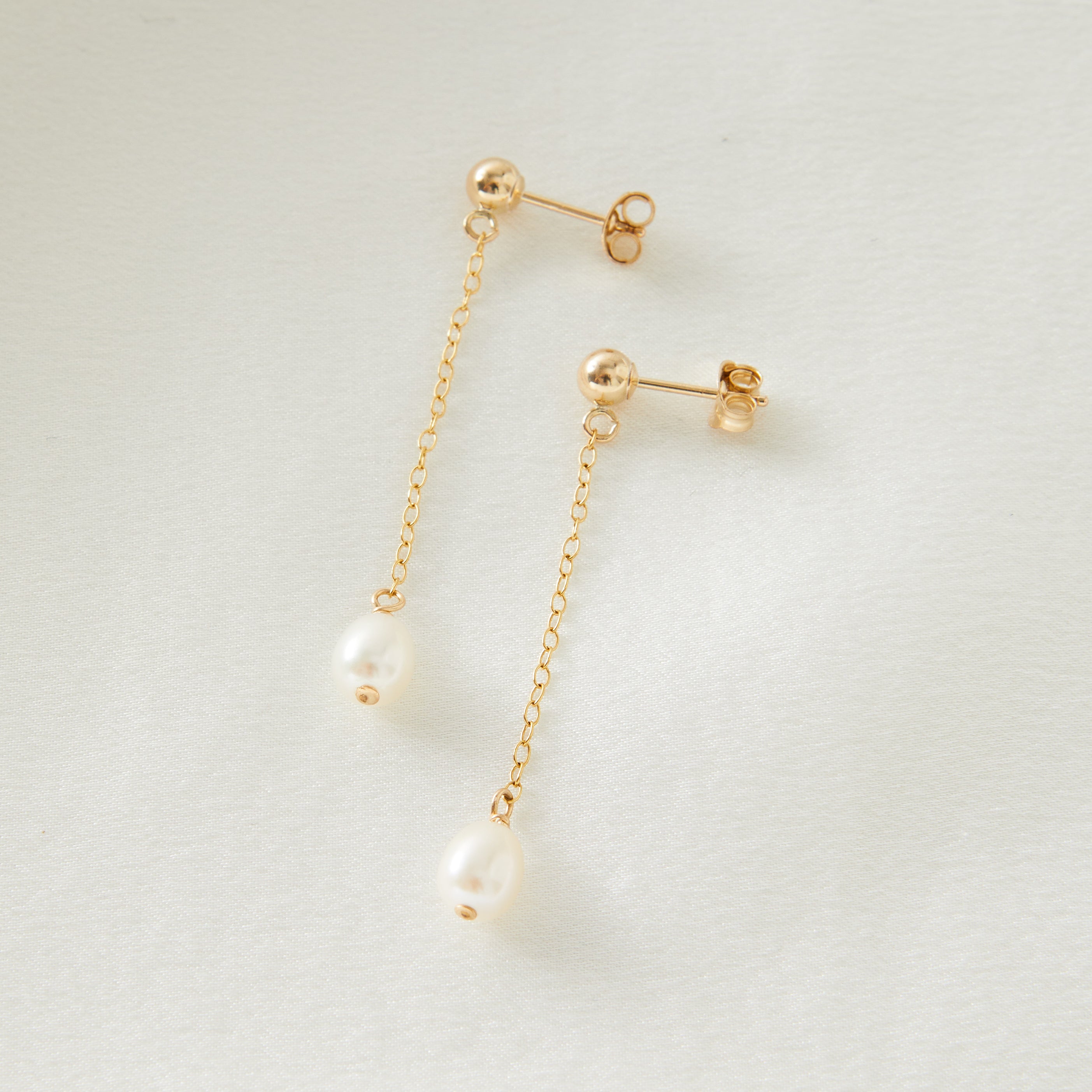 Small Chain Drop Pearl Earrings - Mini Sia