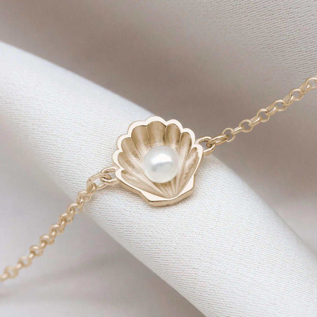 Small Shell and Pearl Charm Bracelet