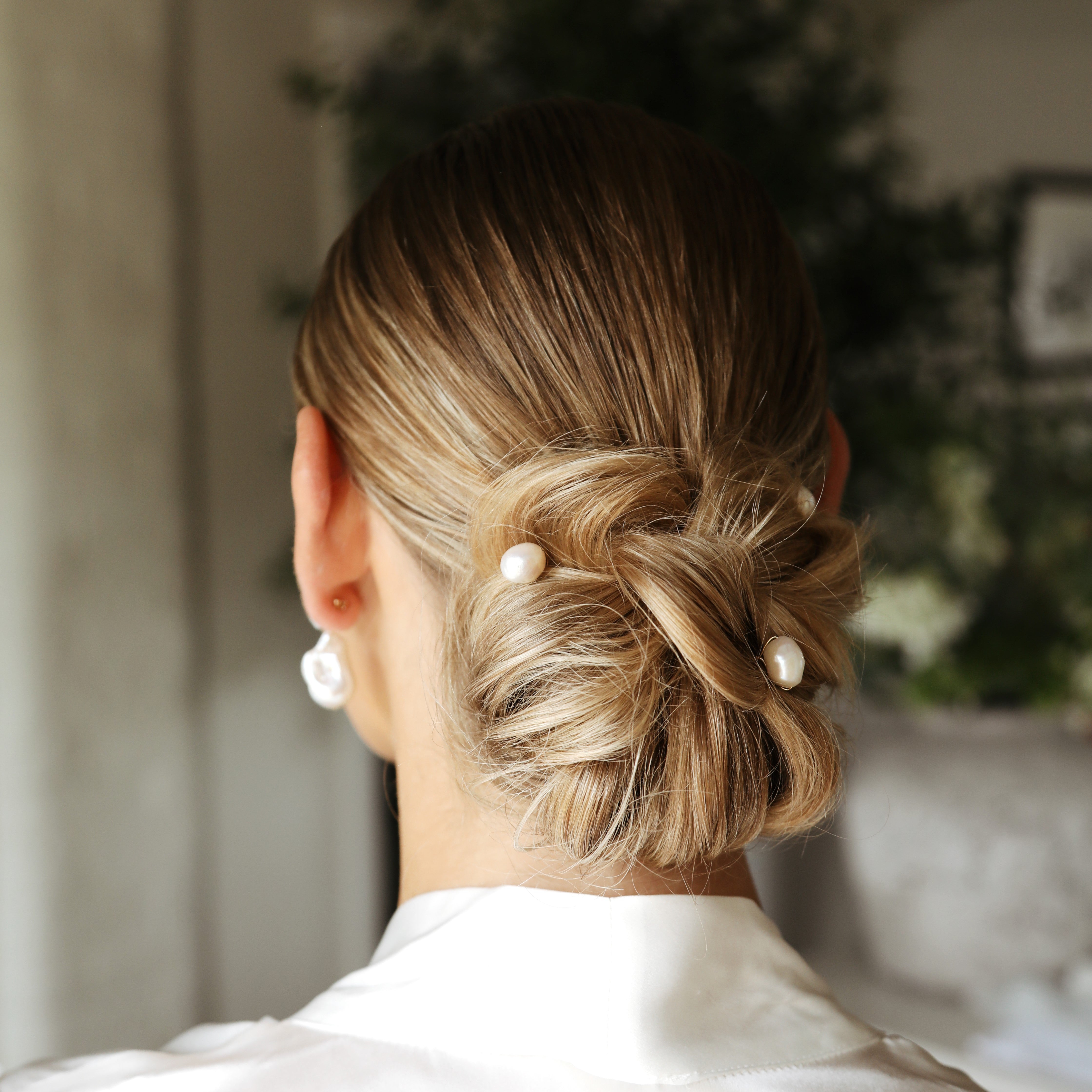 Sia Large Pearl Hair Pins