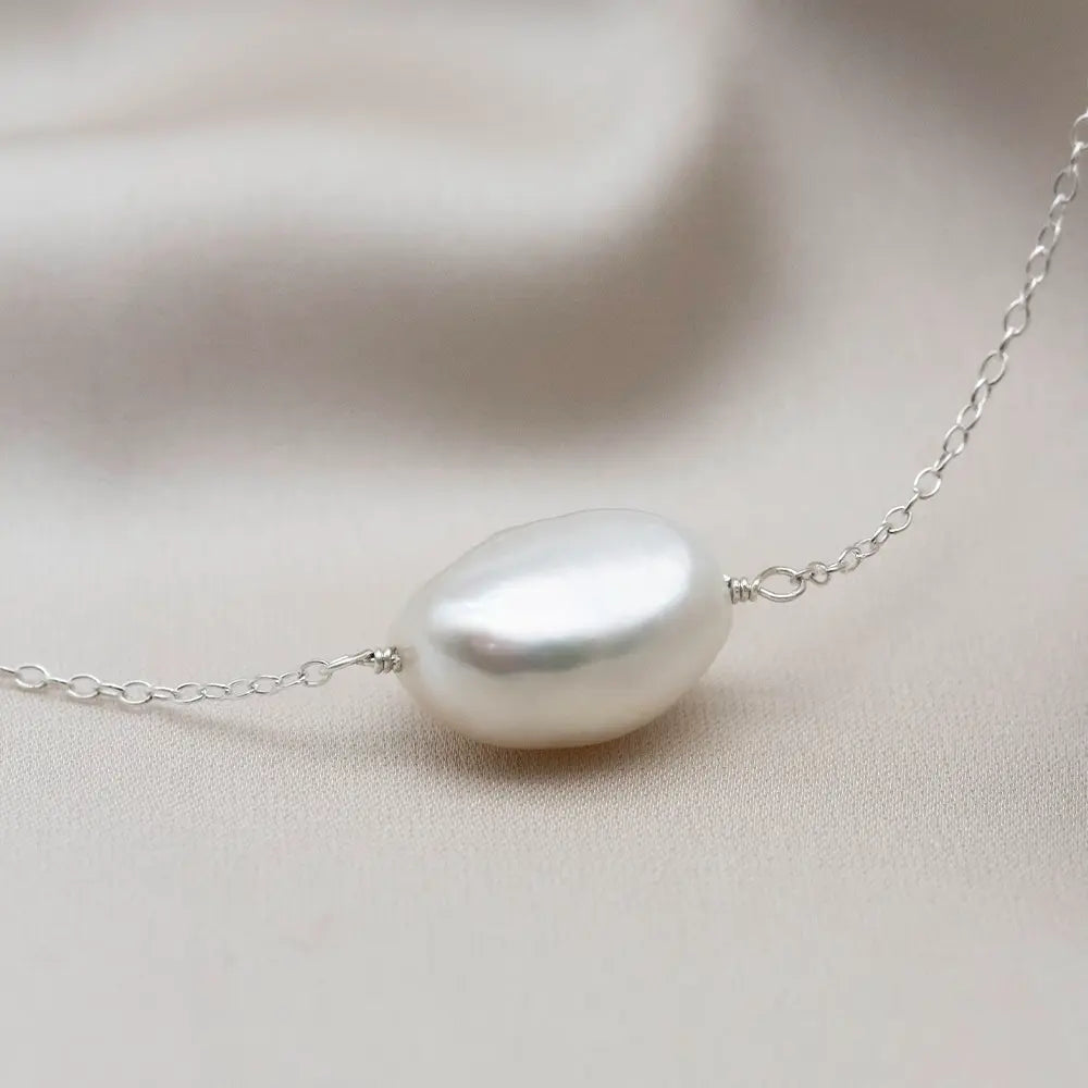 Cara Single Sideways Large Pearl Necklace