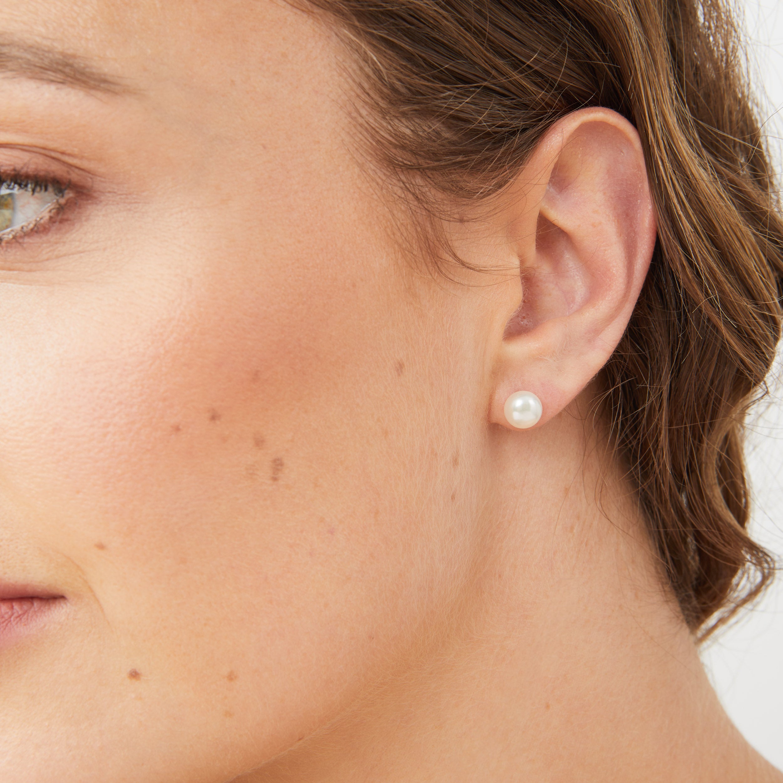 Mae Button Pearl Stud Earrings