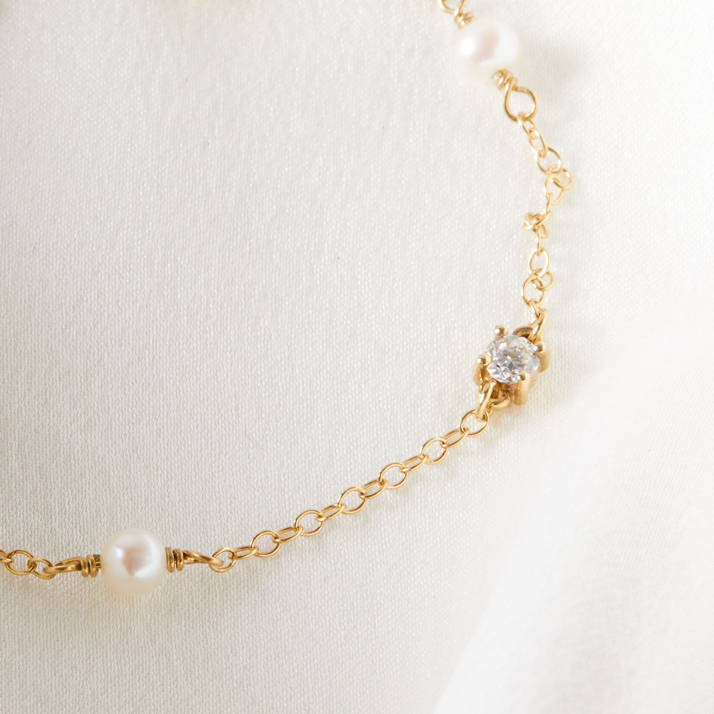 Round Crystal and Pearl Satellite Bracelet - Halley