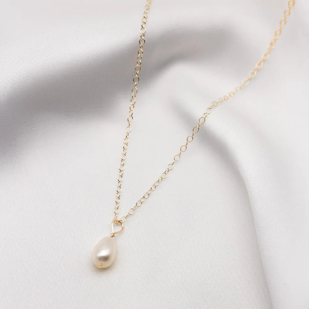 Mini Florence Small Pearl Pendant Necklace