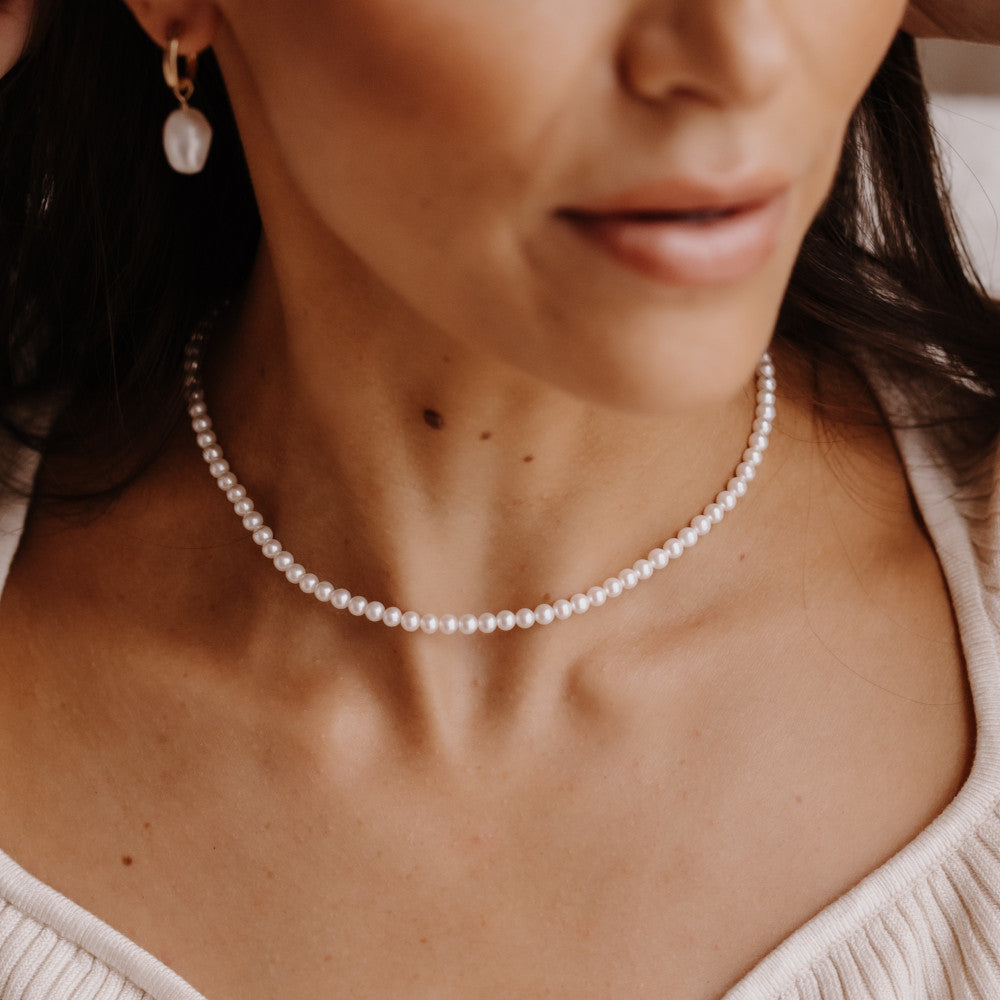 Audrey Classic Round Pearl Necklace