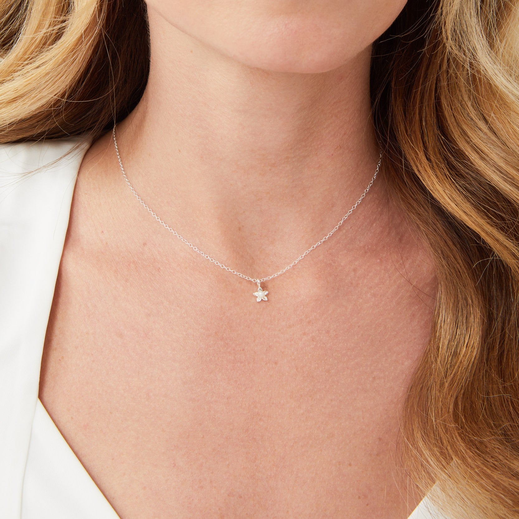 Small Pearl Flower Charm Necklace - Daisy