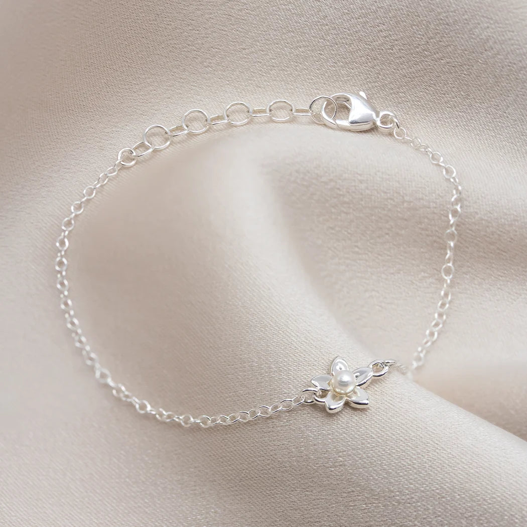 Small Pearl Flower Charm Bracelet - Daisy