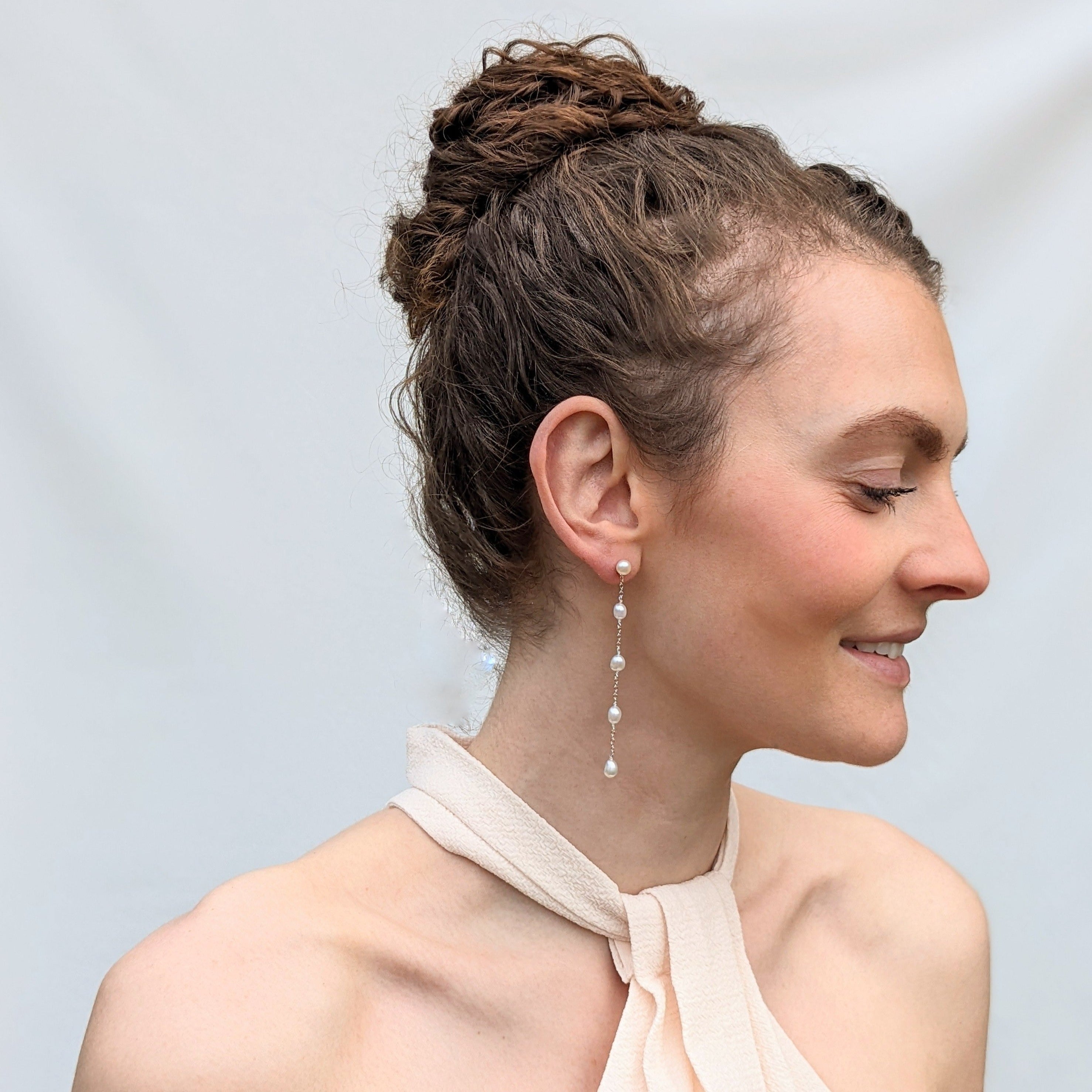 Dainty long pearl earrings stud dangle emilie silver model