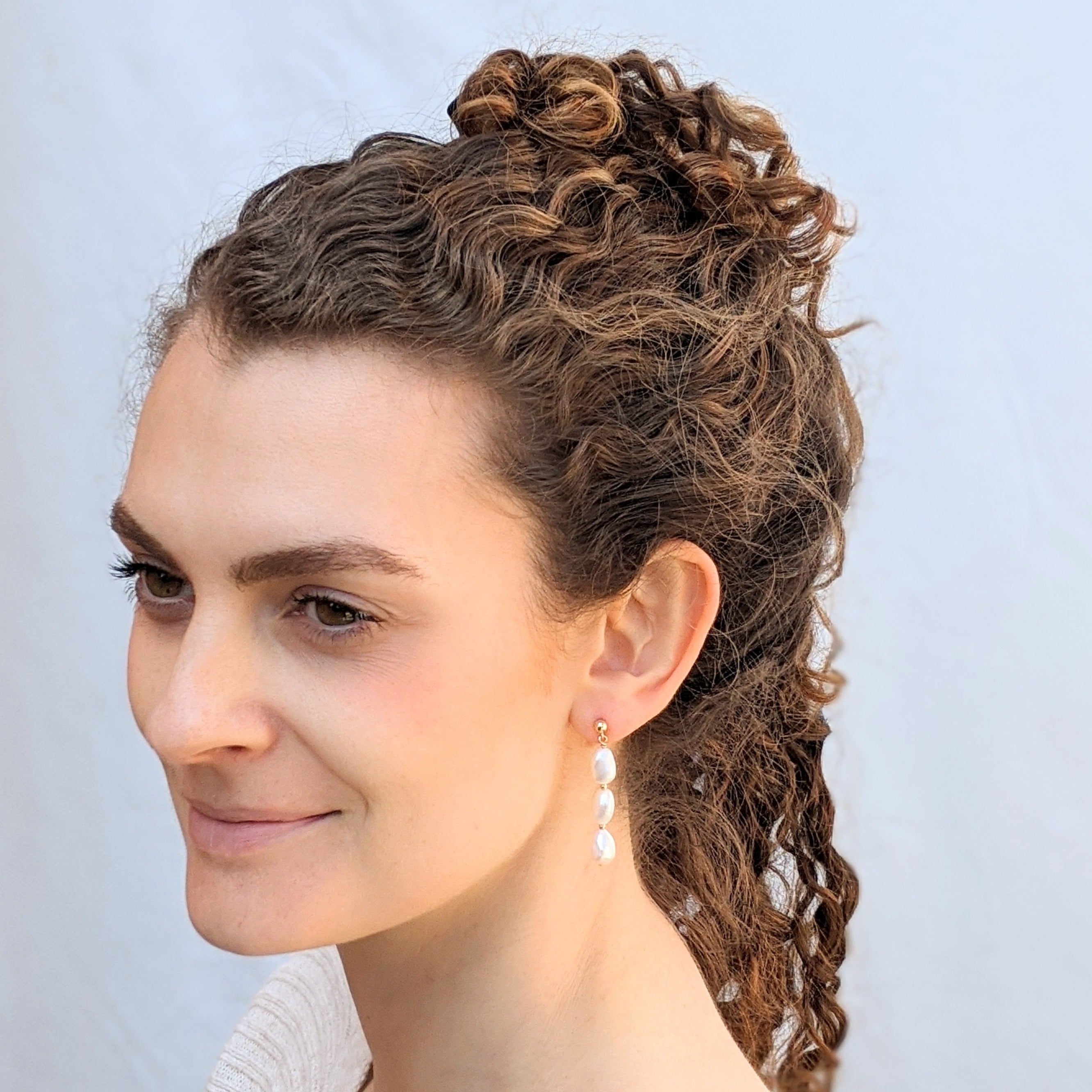 Pearl stud drop earrings model
