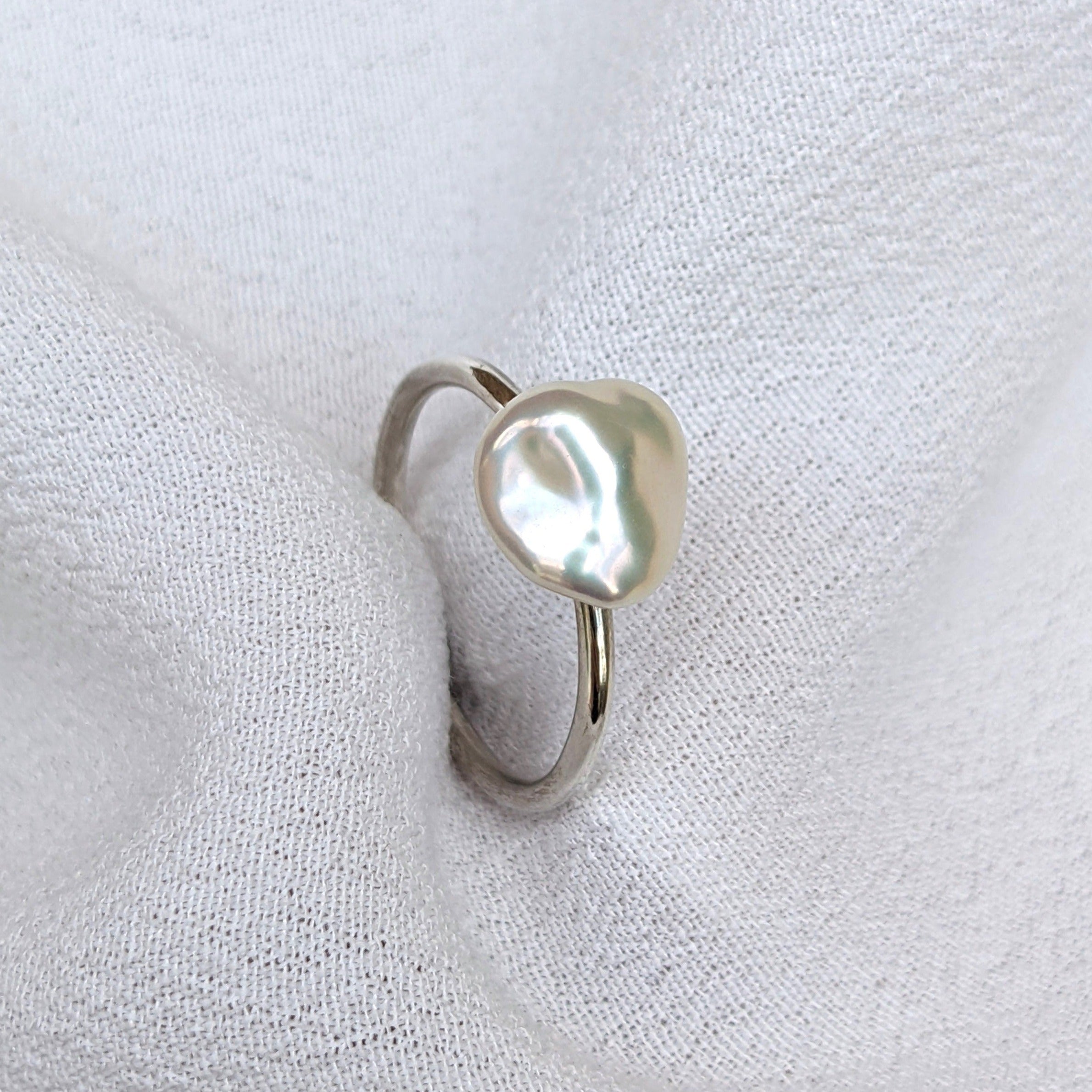 Silver baroque pearl ring