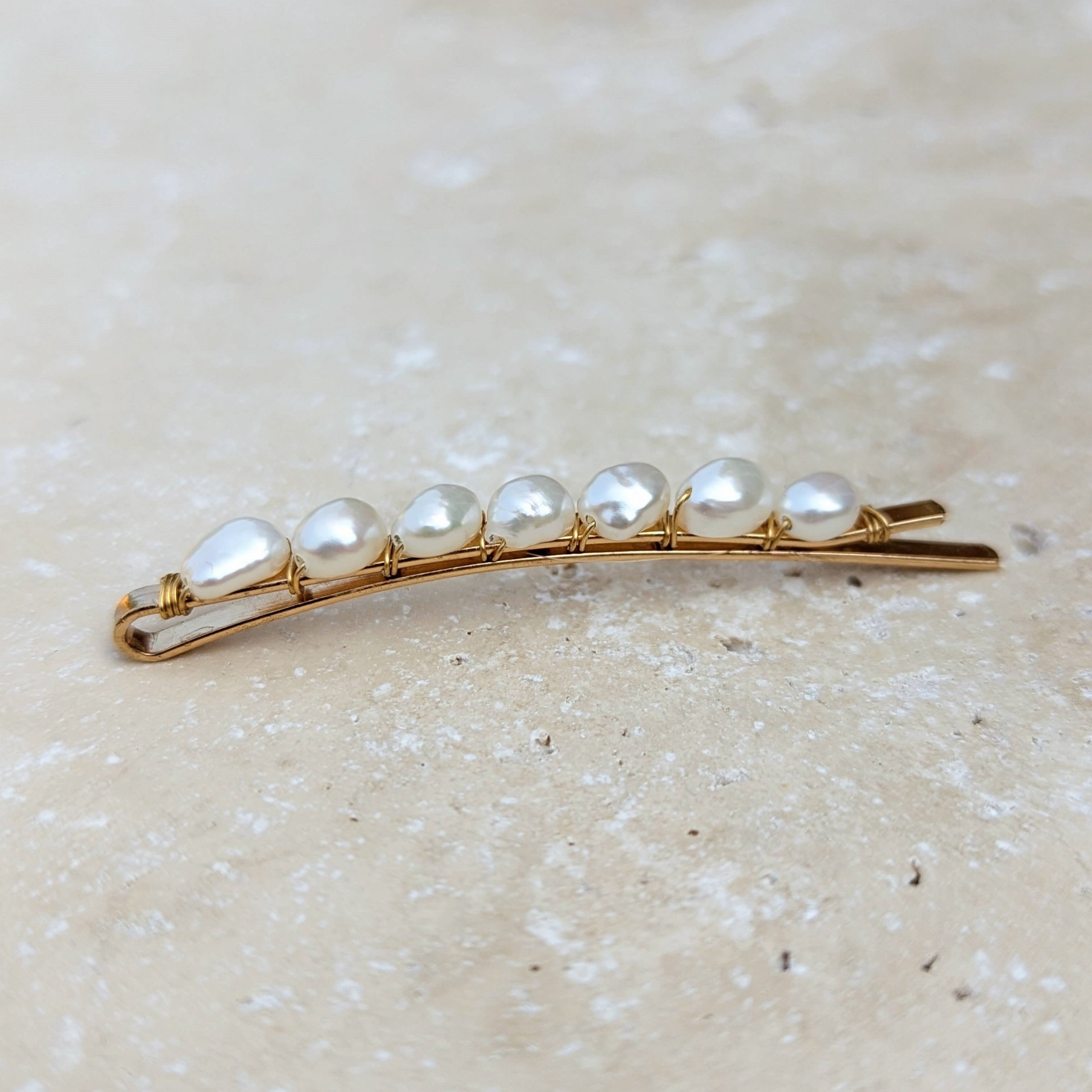 freshwater pearl hair slide in gold side view