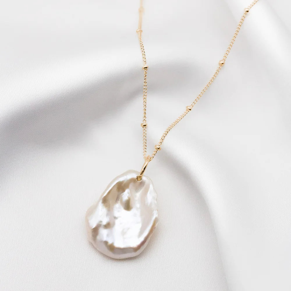 Rosa Petal Pearl Necklace