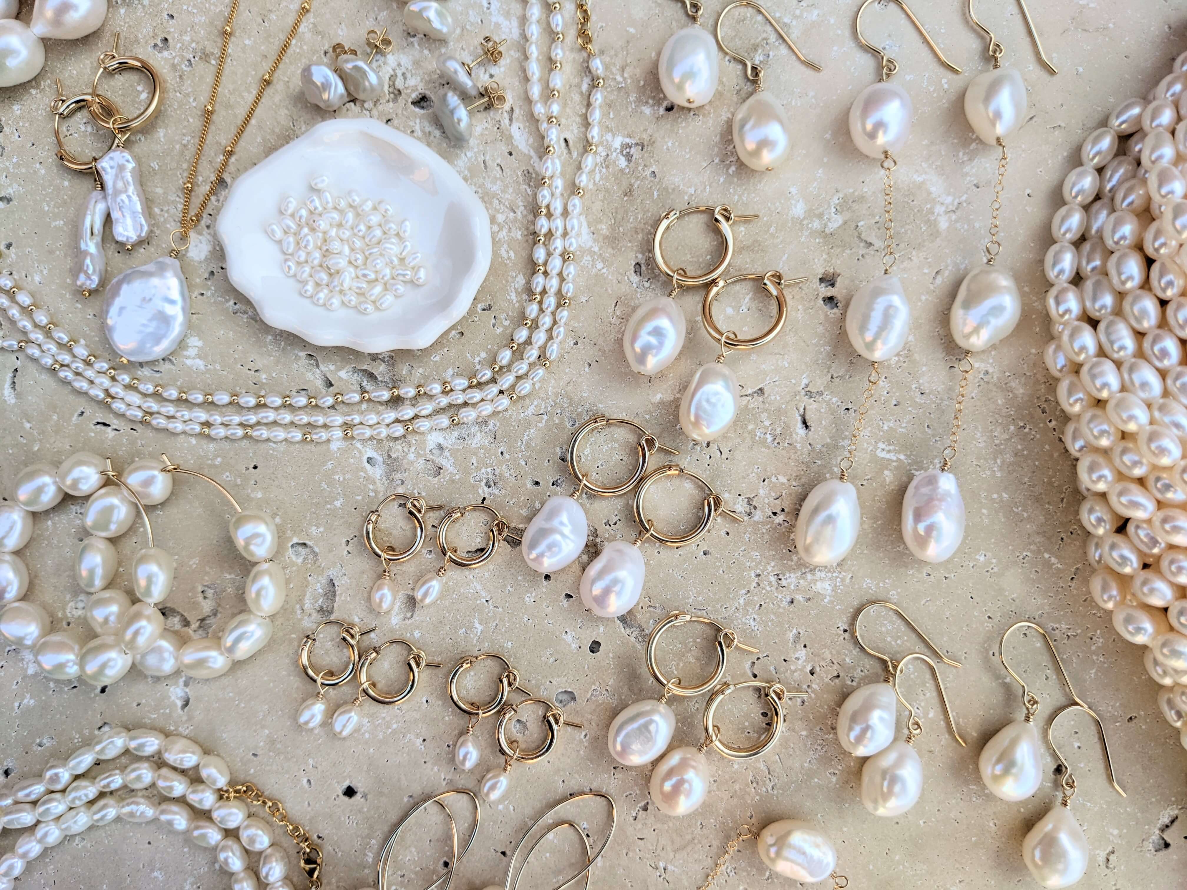 Modern pearl jewellery