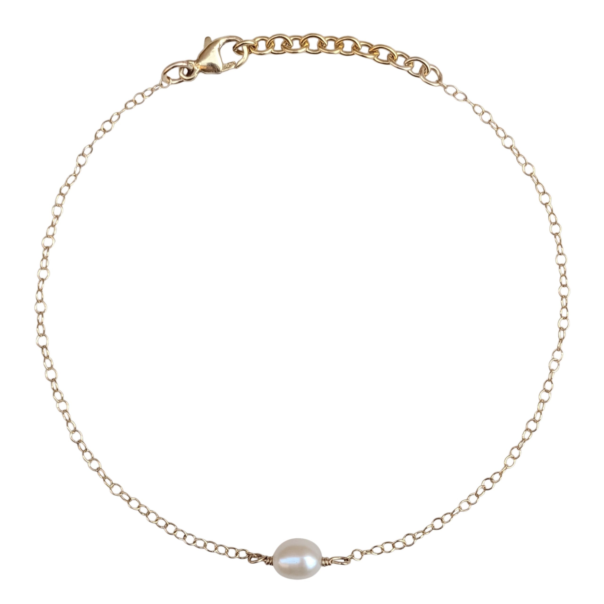 single baroque pearl bracelet in gold filled on a white background