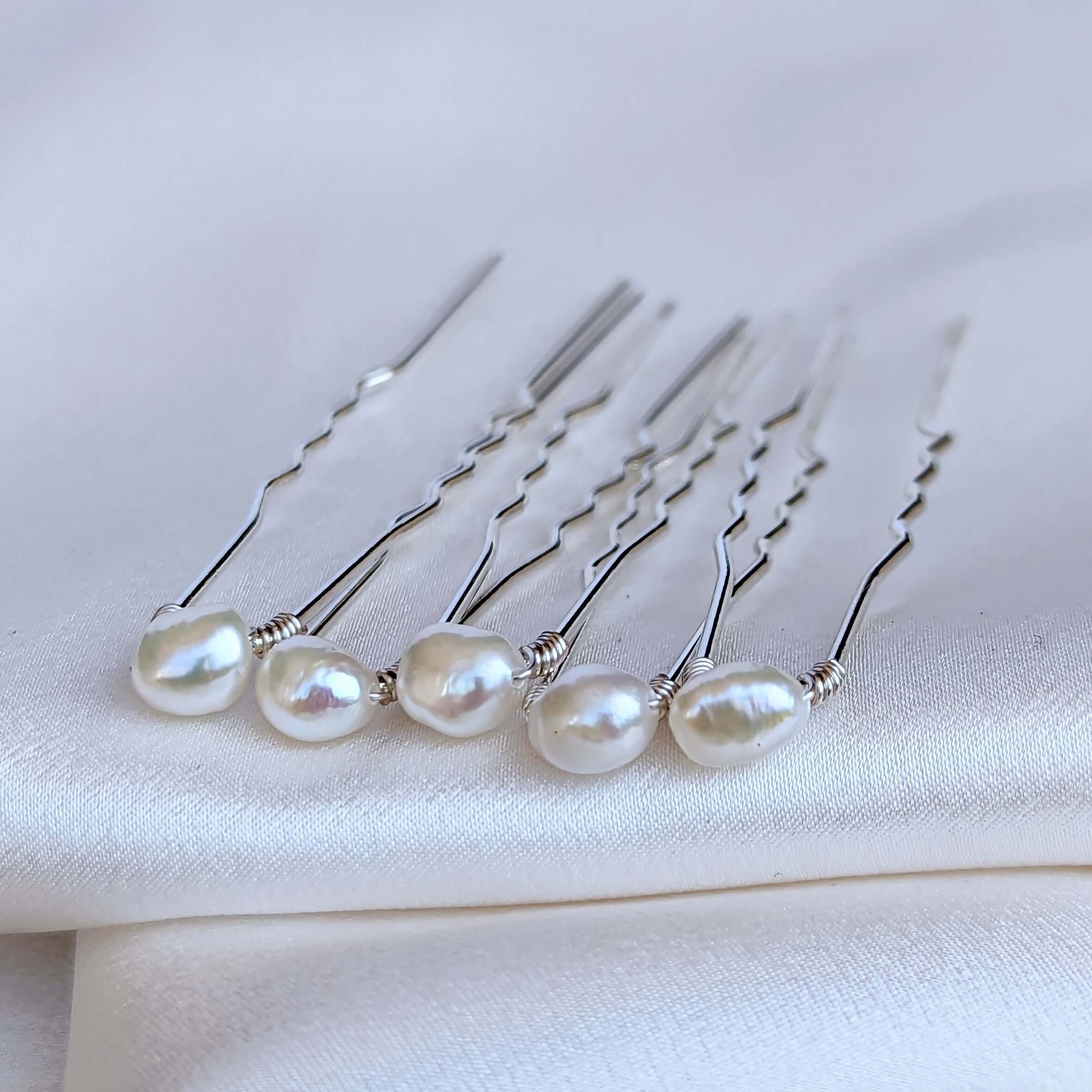 set of 5 silver small pearl hair pins