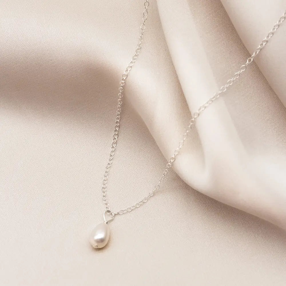 Mini Florence Small Pearl Pendant Necklace