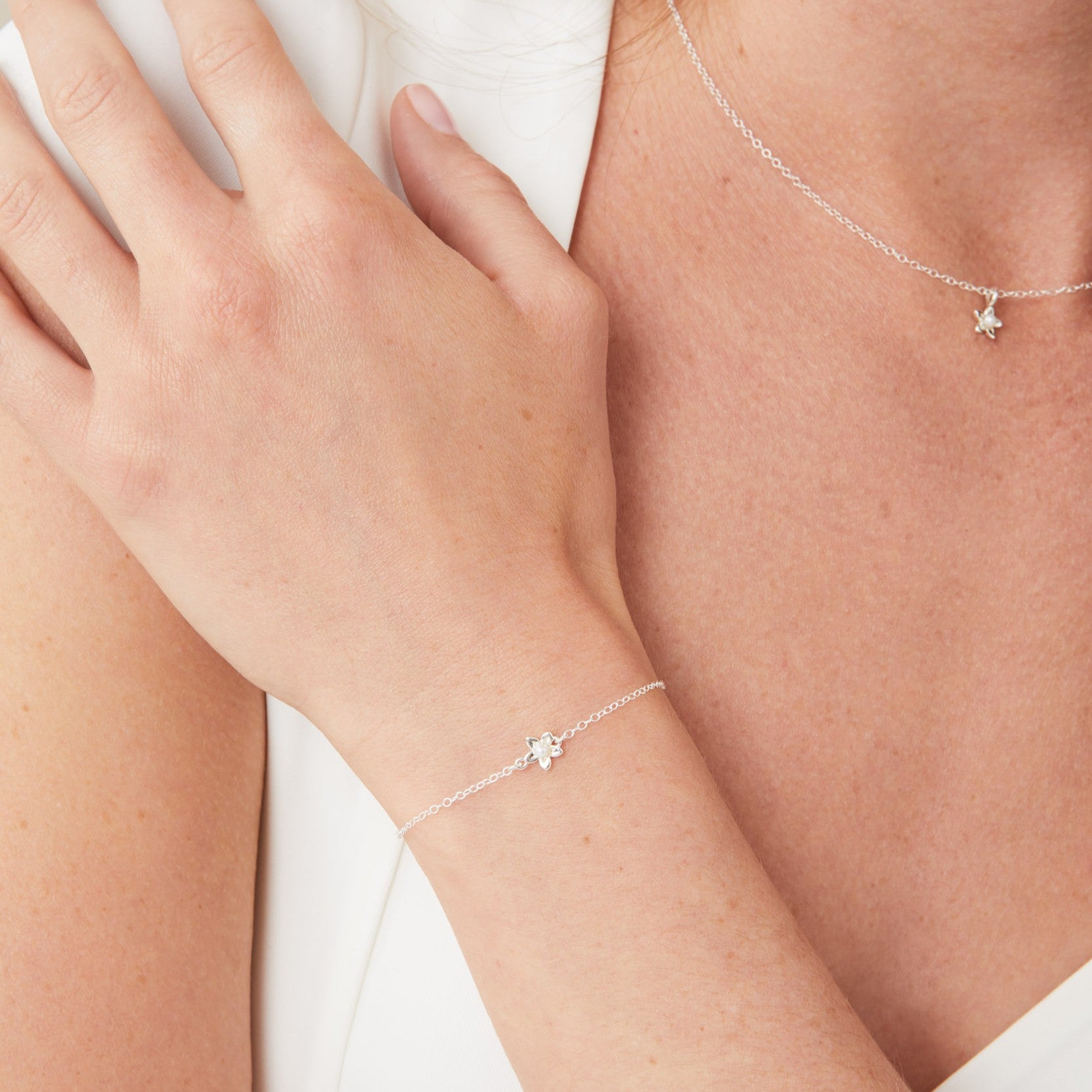 Small Pearl Flower Charm Bracelet - Daisy