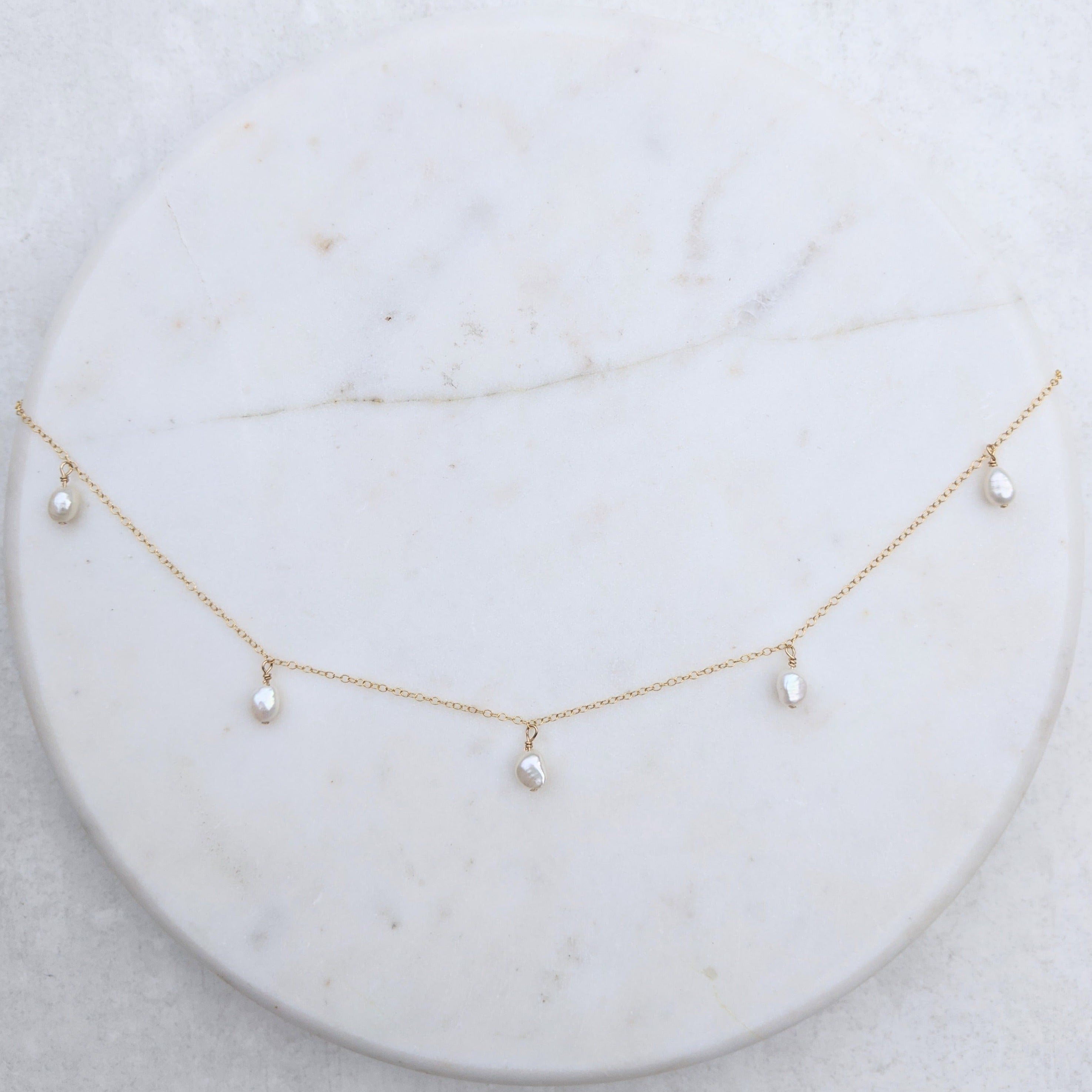 5 Small Pearl Necklace Annalise