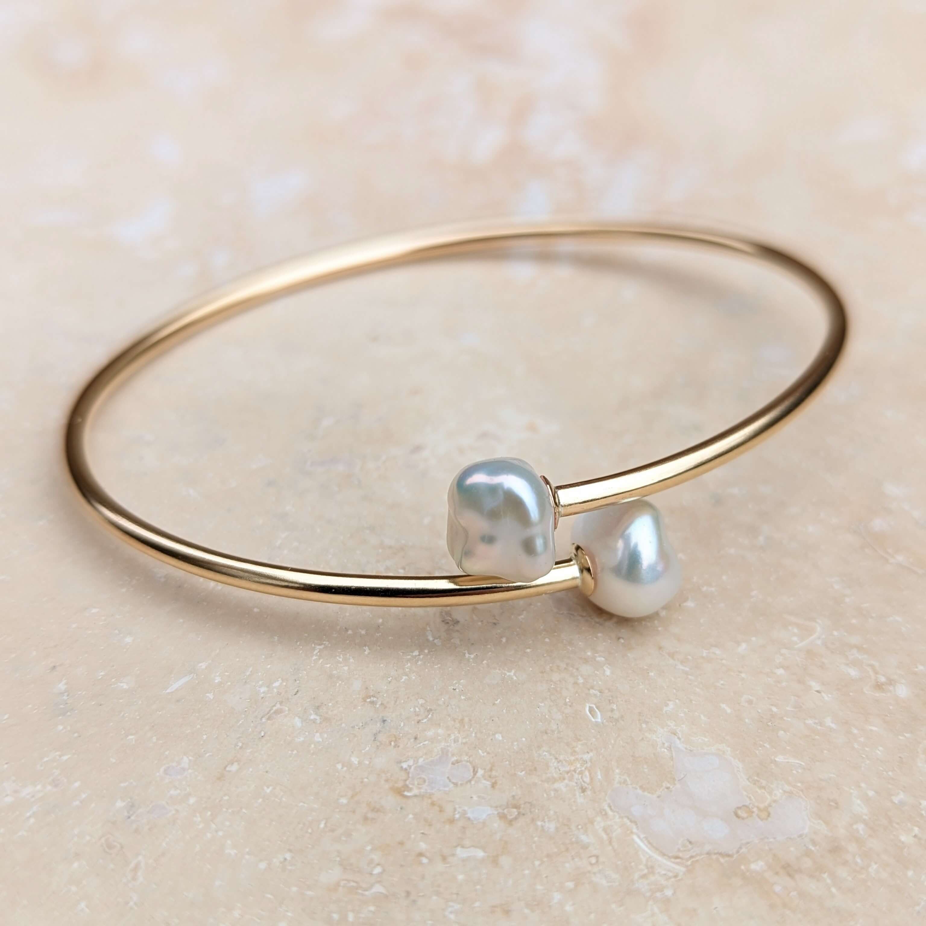 Flexible pearl bypass bangle in gold filled made with irregular freshwater pearls
