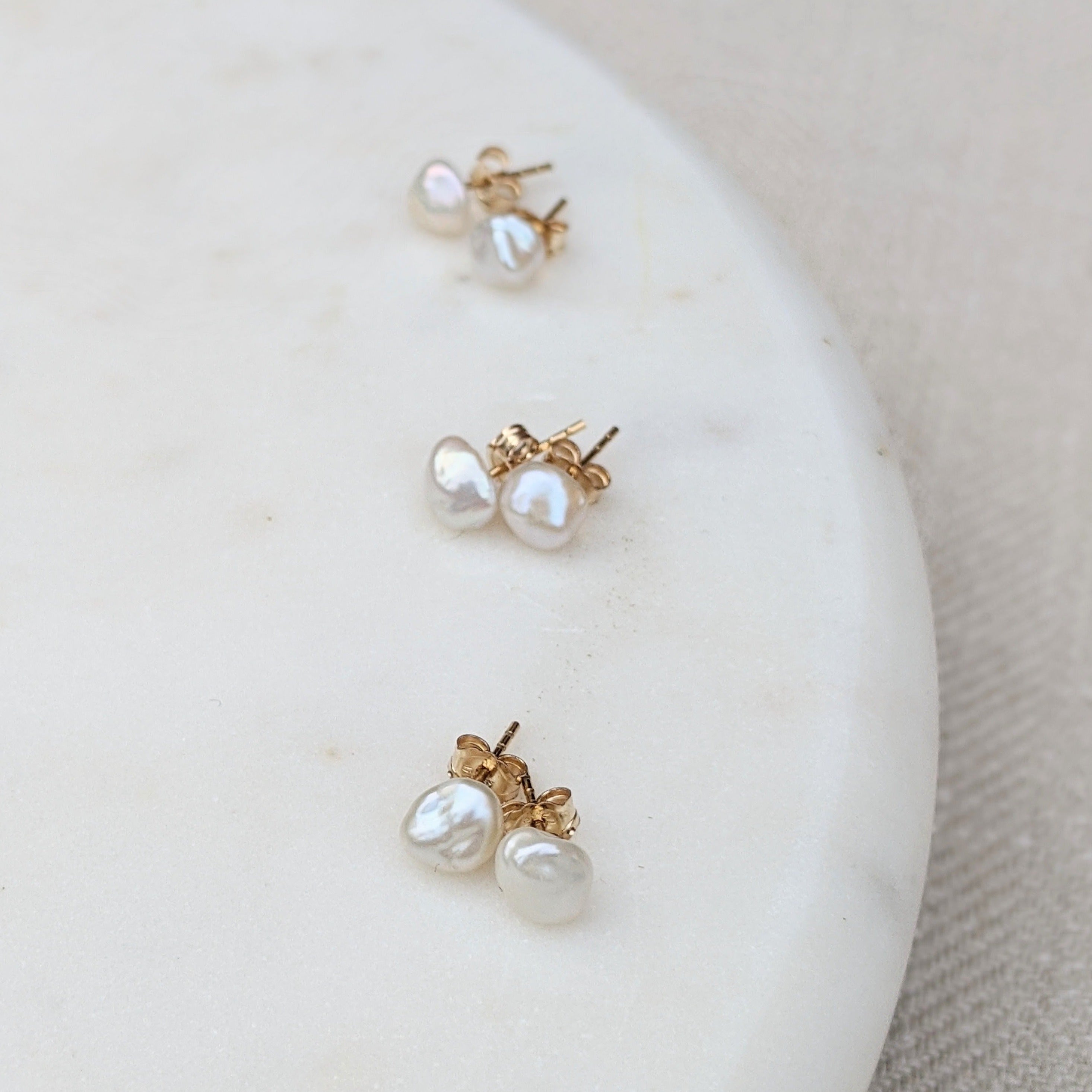 Mini keshi freshwater pearl stud earrings 6mm dot