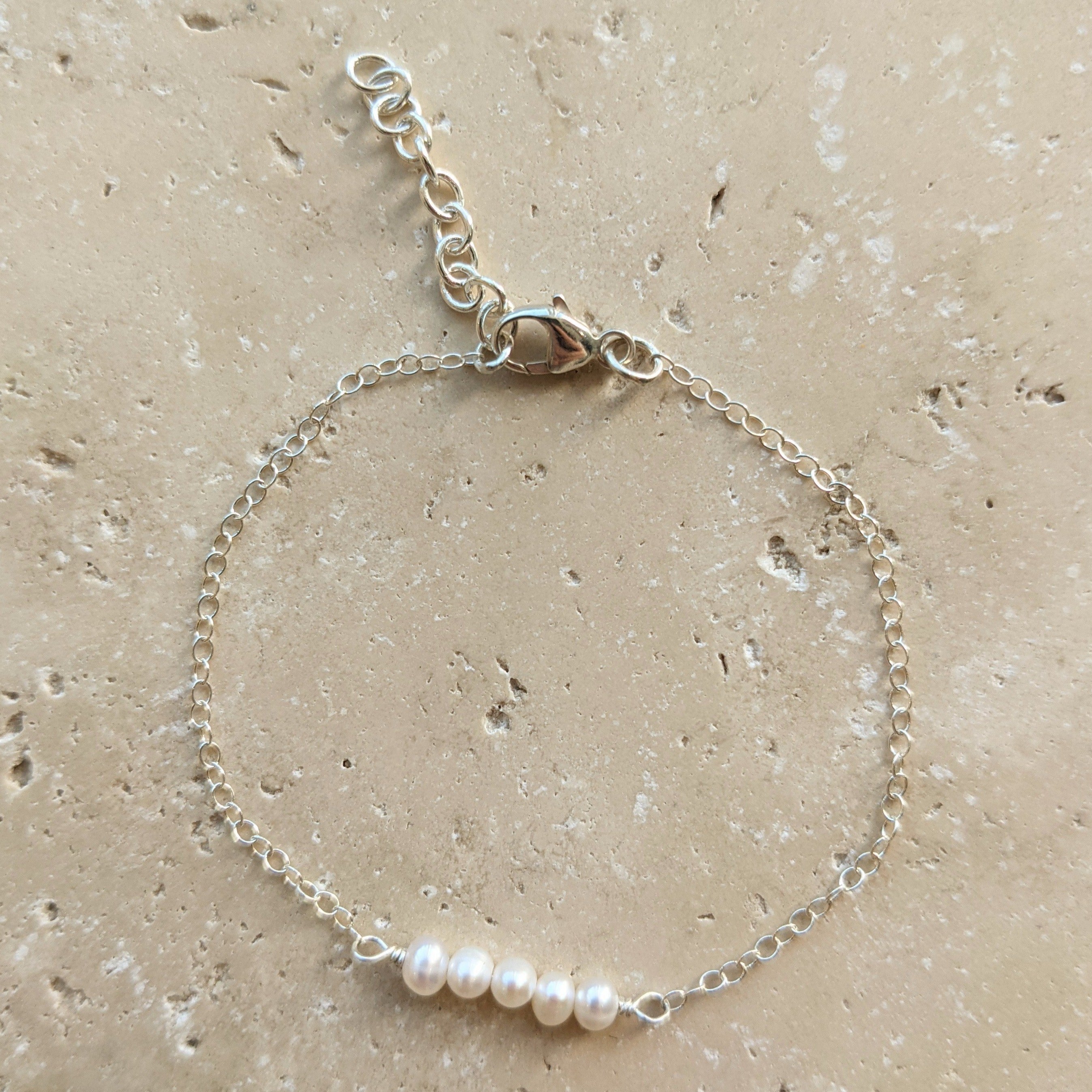 Tiny Pearl Bracelet Silver